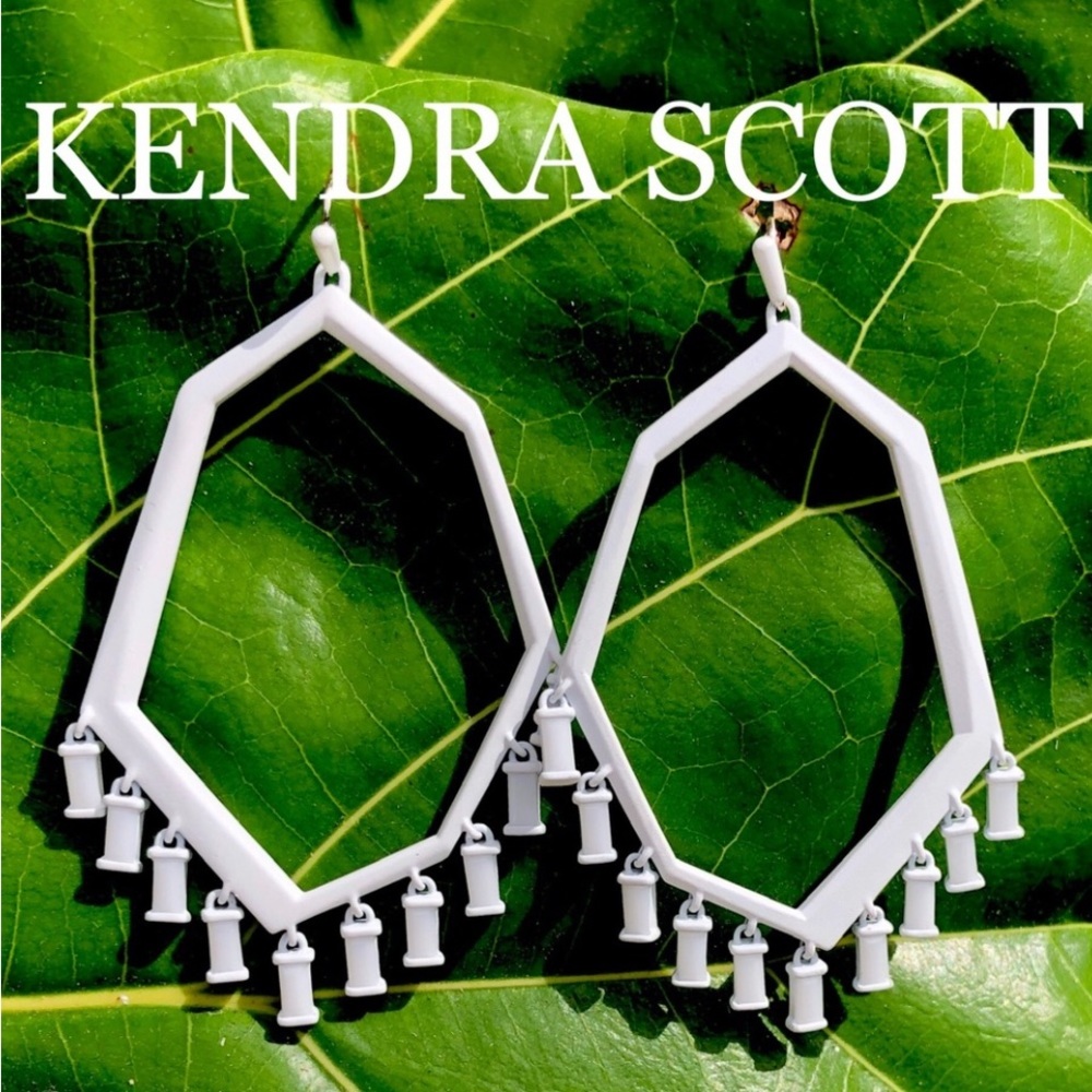 KENDRA SCOTT  Thomas drop earrings in matte white